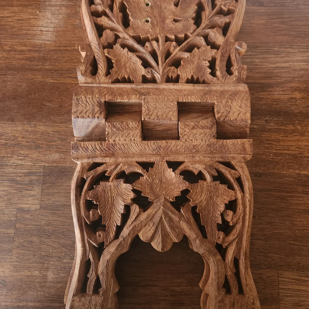 Vintage Wooden Book Stand With Leaf Design - Picture 4 of 6